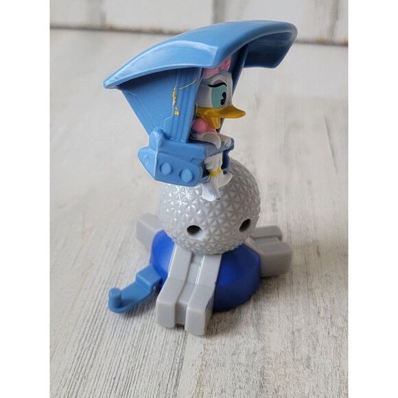 McDonald's Daisy Duck Soarin' rocket Disney toy figure - Picture 2 of 5